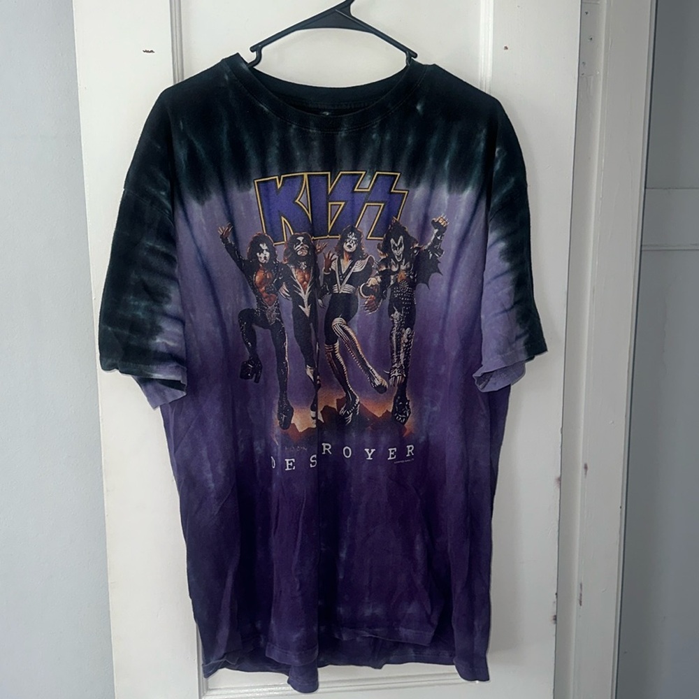 Vintage Kiss Tee